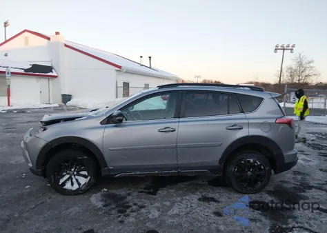 2018 Toyota Rav4 Adventure из США, поврежденный, VIN 2T3RFREV3JW843587